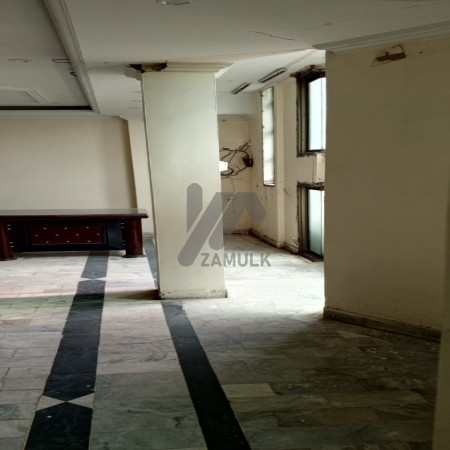 Ideal 800 sqft Office Available for Rent At susan Road best for Consultancy, IT work, Call Center