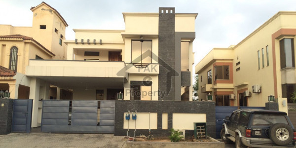 Block 50x90 Plot Available Ideal Location Top City